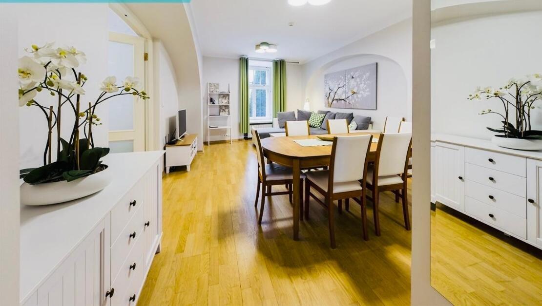 Tallinnhousing Knights And Nobility -3 Bdr Home Buitenkant foto