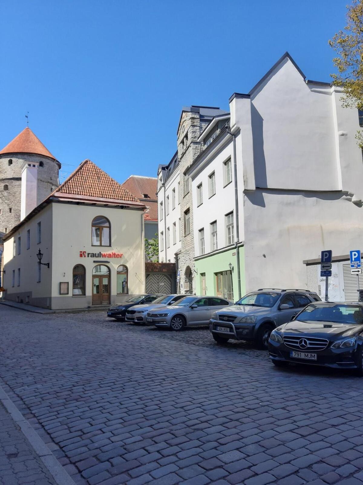 Tallinnhousing Knights And Nobility -3 Bdr Home Buitenkant foto